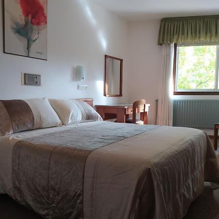 Hostal Palas A Coruna Bagian luar foto