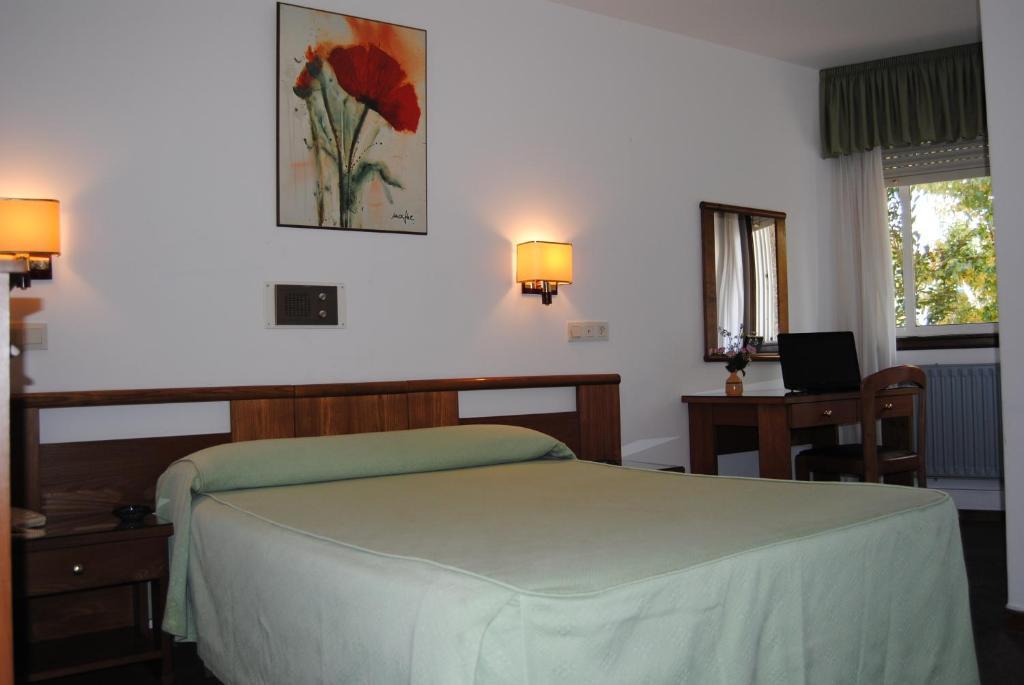 Hostal Palas A Coruna Bagian luar foto
