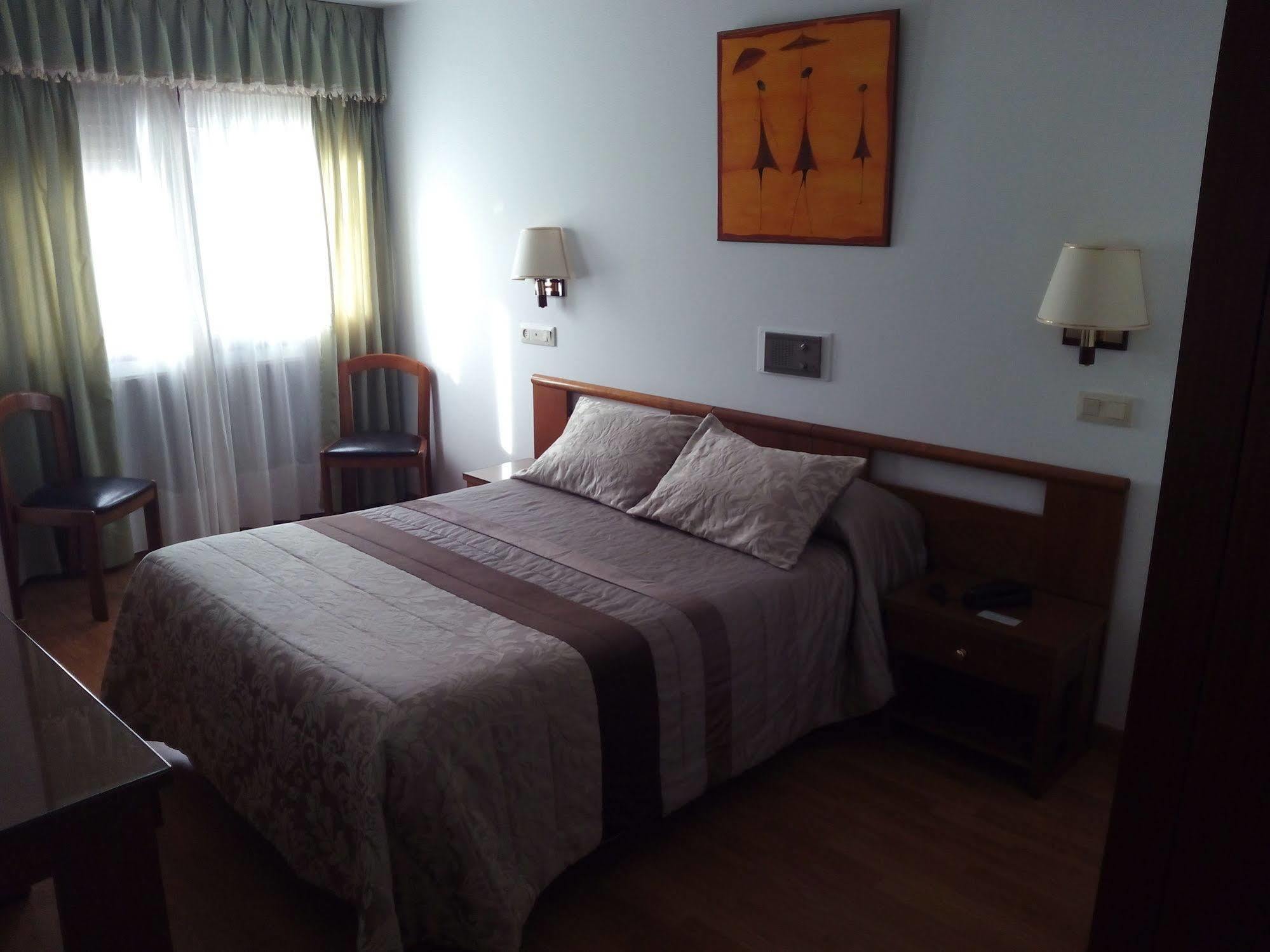 Hostal Palas A Coruna Bagian luar foto