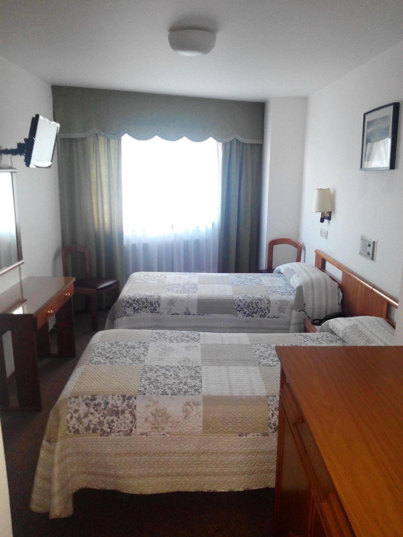 Hostal Palas A Coruna Bagian luar foto